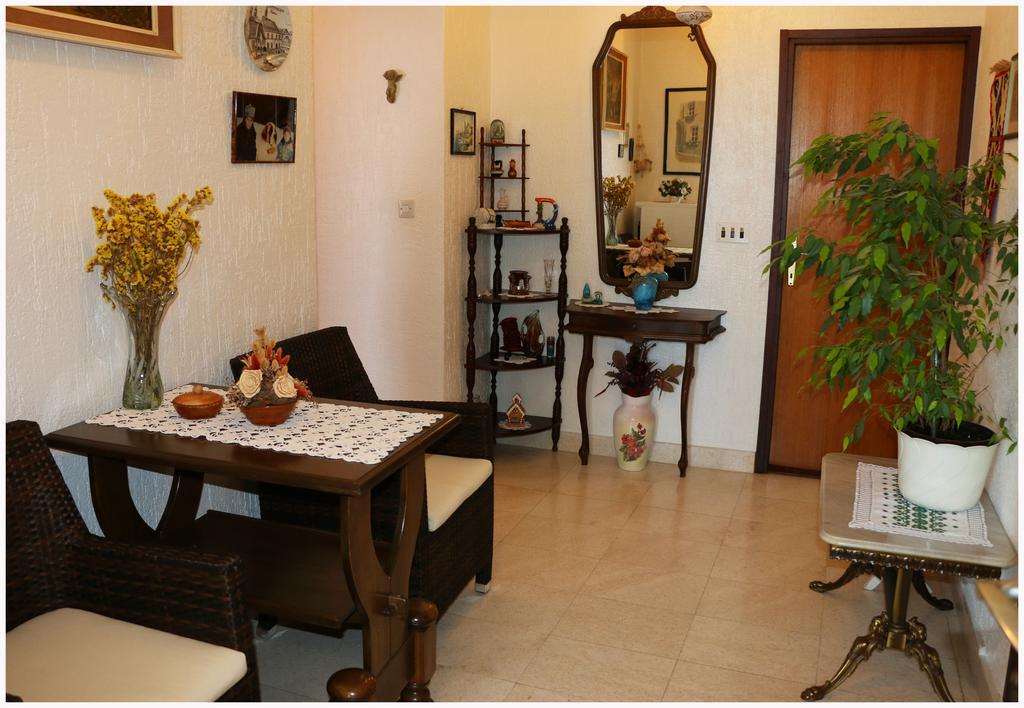 Helena Apartament